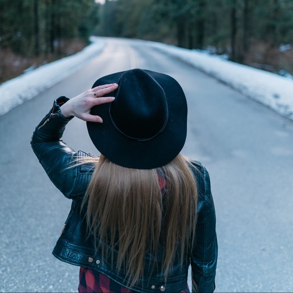 Meet your Posher, Delaney - Picture 3 of 4